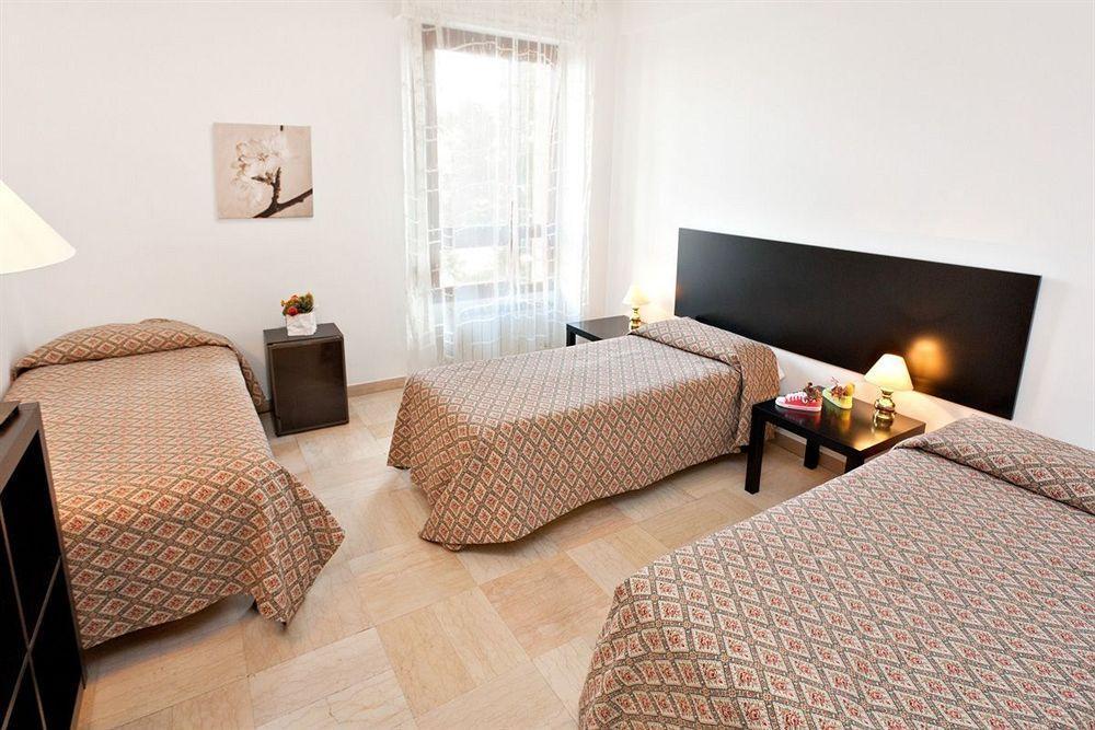 Hotel Provenza Ventimiglia Exterior foto